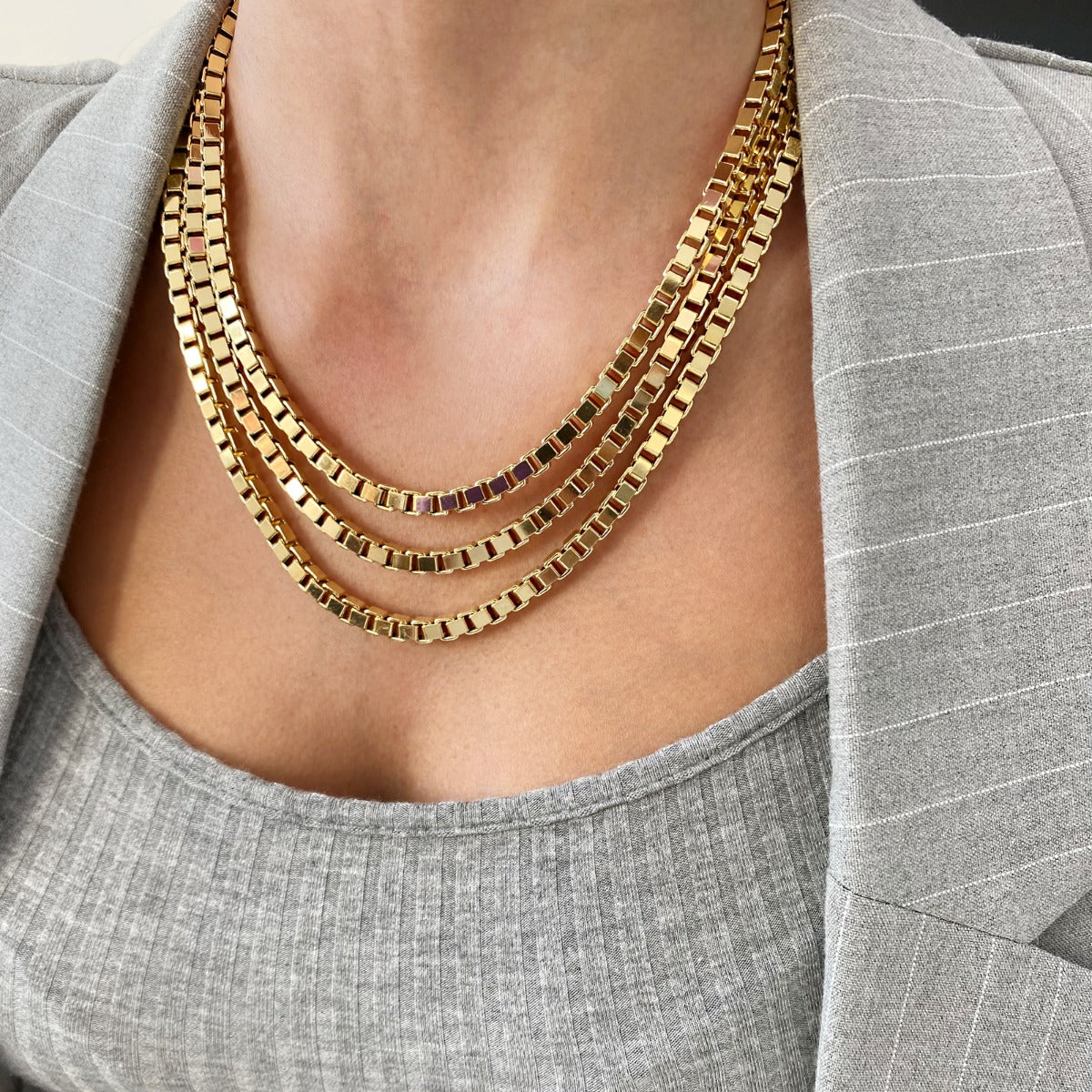 Venetian necklace in gilded bronze
